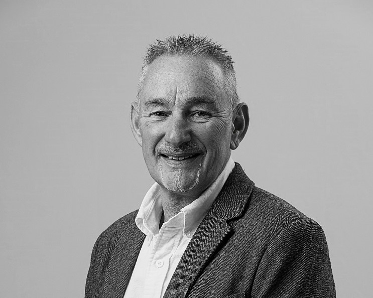 Black and white head-and-shoulders photo of Paul Vine, Commercial Director of Barton Knight Energy.